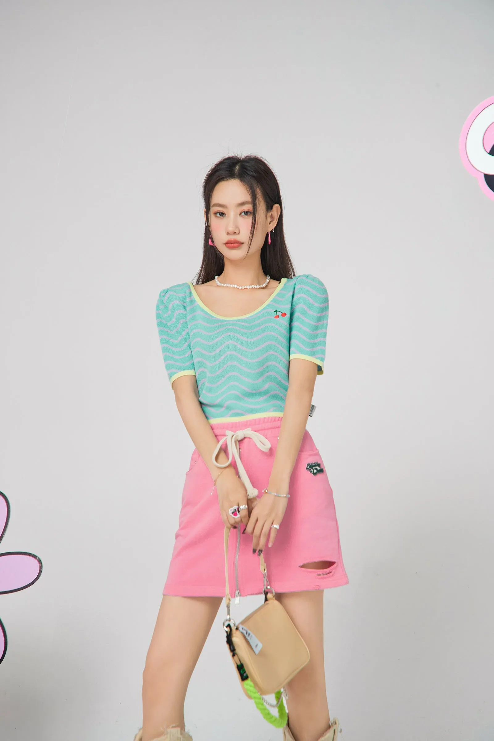 Check Puff Sleeve Knit Top